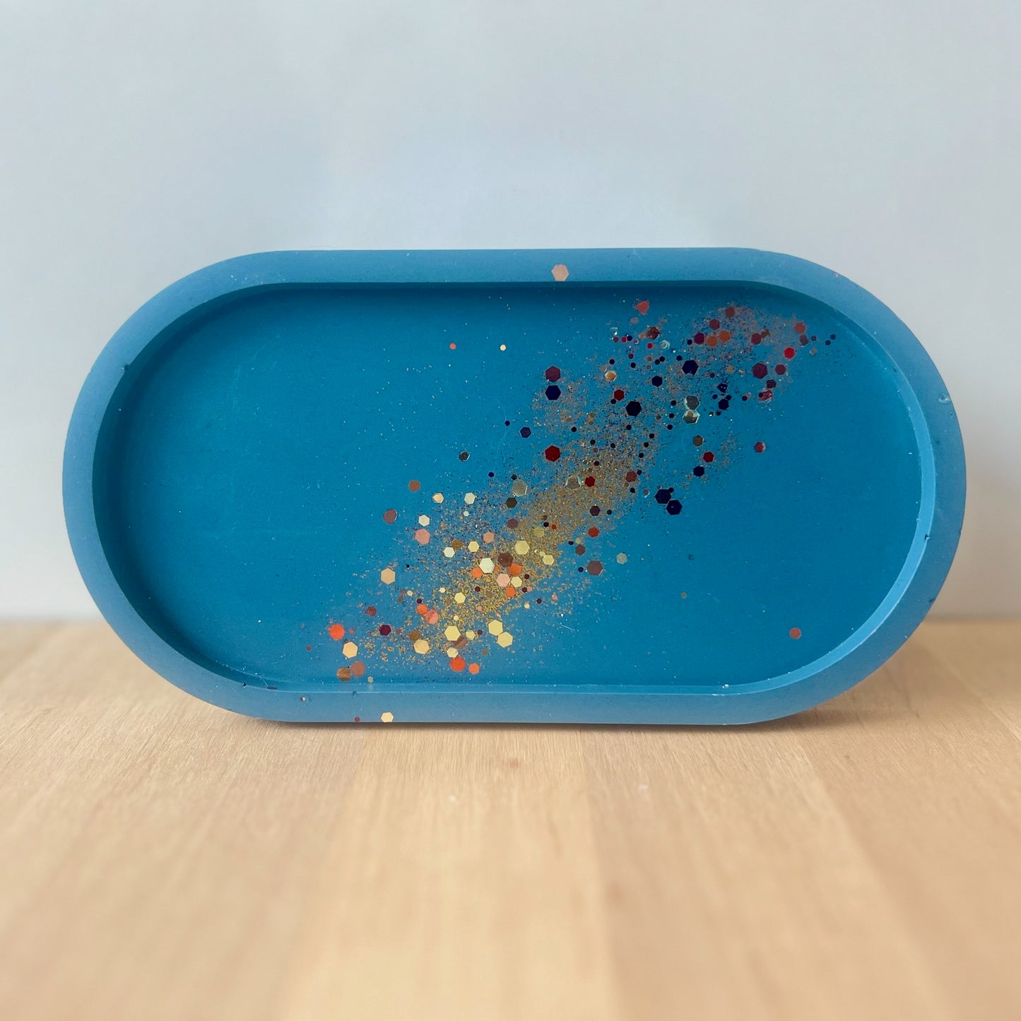 Oval tray