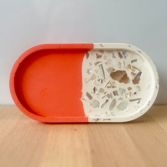 Oval tray